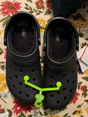 Men's fur lined crocs NWT